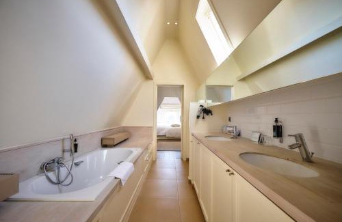 De Haan Hotel | Elegant Romantik Manoir Carpe Diem with Ocean View Amenities