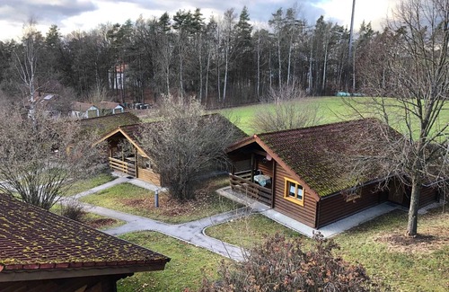Stamsried Cabin | Cozy Log Cabin 24 - Romantic Retreat with Spa & Kitchen