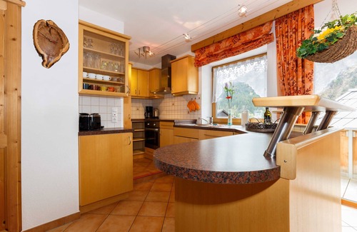 Haller Apartment | Romantic Getaway at Romantiksuite am Brändle - Family Friendly
