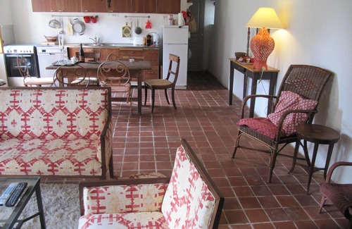 Vesdun House | Romantique Retreat in the Heart of France with Ocean View