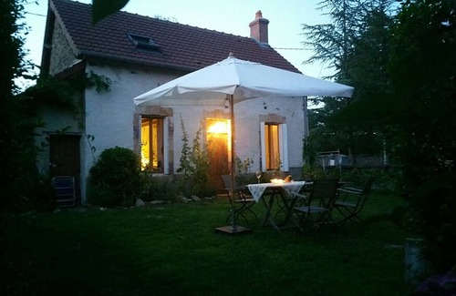 Vesdun House | Romantique Retreat in the Heart of France with Ocean View
