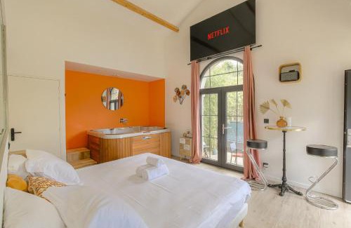 Dardilly House | Indulge in Romantique et Sensuelle with Hot Tub Bliss