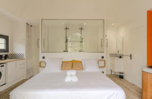 Dardilly House | Indulge in Romantique et Sensuelle with Hot Tub Bliss
