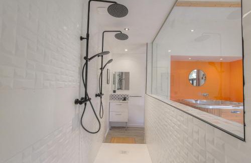 Dardilly House | Indulge in Romantique et Sensuelle with Hot Tub Bliss