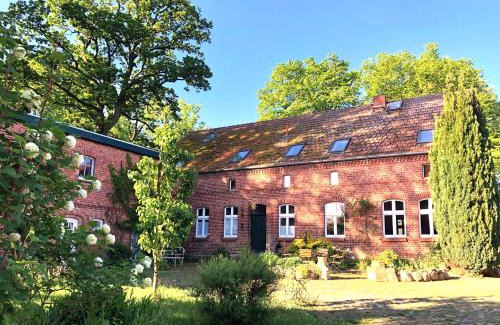 Muritz Apartment | Enchanting Unter den Linden Getaway - 4-Star, Top Rated