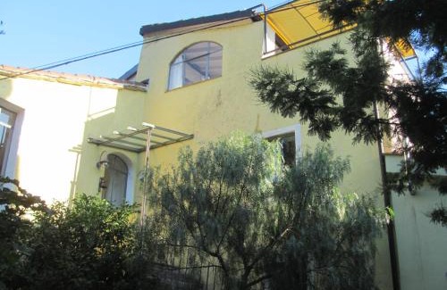 Dolcedo House | Romantic Casa Limone: Family-Friendly Getaway Awaits