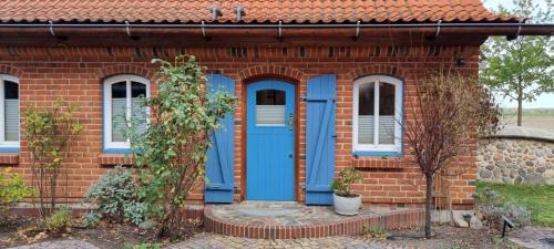 Walmsburg Apartment | Romantic Escape: Idyllic Retreat by the Elbe River