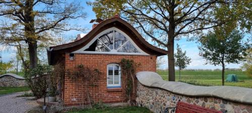 Walmsburg Apartment | Romantic Escape: Idyllic Retreat by the Elbe River