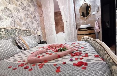 Pouilly Apartment | Indulge in Romance with Spa, Pool, and Ocean Views