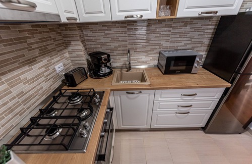 Constanta Apartment | Romantic Lakefront Escape with Stunning Ocean Views