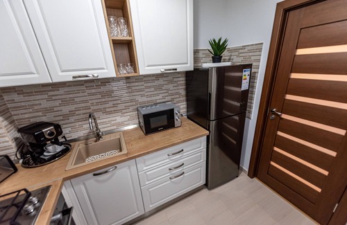 Constanta Apartment | Romantic Lakefront Escape with Stunning Ocean Views