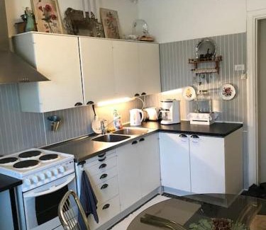 Oulu Apartment | Cozy Retro Retreat: Guest Rated 9/10 & Pet Friendly