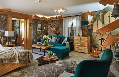 Witow Apartment | Romantic Mountain Apartment with Jacuzzi & Fireplace Awaits