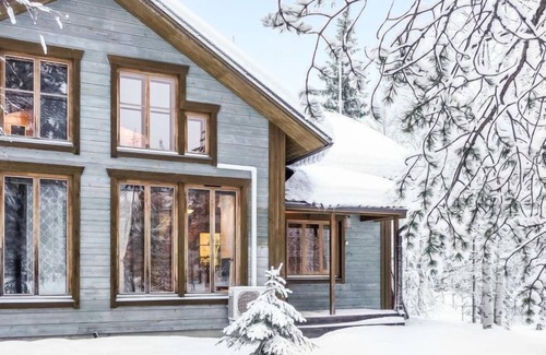 Syote House | Enjoy Lakeside Bliss at Rome 10 by Interhome