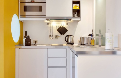 Rione VI Parione Apartment | Experience Rome with a Terrace at Baullari Hotel