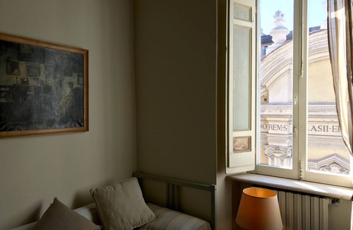 Rione V Ponte Apartment | Elegant Retreat in Rome's Historical Center with Spa & Hot Tub