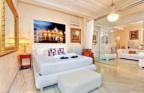 Rione III Colonna Apartment | Elegant Rome Apartment Steps from the Spanish Steps