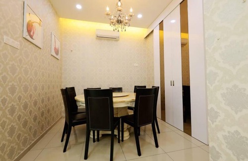 Bukit Baru Villa | Discover RomenVilla Melaka: Pool, Hot Tub & Child-Friendly