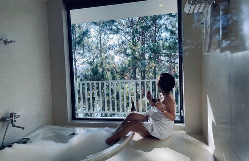 Da Lat Hotel | Discover the Enchantment of Romeo Juliet Dalat Resort
