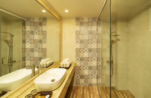 Da Lat Hotel | Discover the Enchantment of Romeo Juliet Dalat Resort