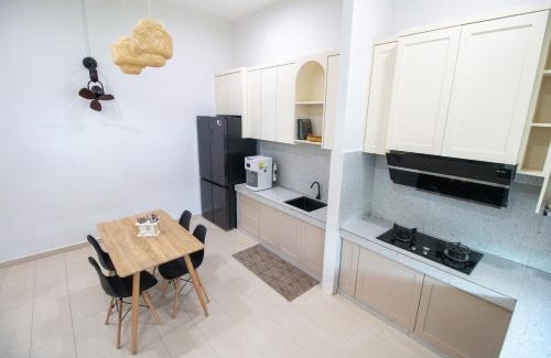 Marang House | Guest Rated 9.9: Romi Homestay Wakaf Tapai for Families