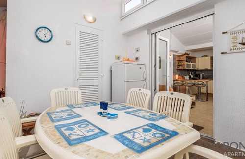Gajac Apartment | Pet Friendly Rona Apartment Aurora - Guest Rated 10/10