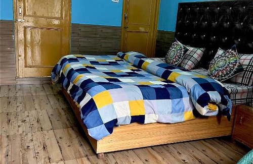 Kasol Bed & Breakfast | Budget-Friendly Stay at Ronak Palace with Family Perks
