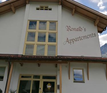 Sankt Leonhard im Pitztal Apartment | Child-Friendly Ronalds Appartements with High Guest Ratings