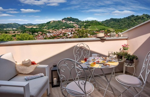Borgo House | Relax at Roncaglia Suite with Private Spa & Hot Tub