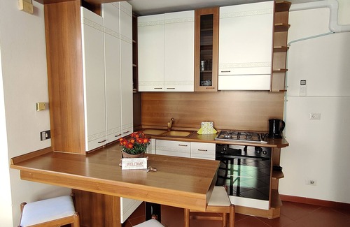 Bellagio Apartment | Roncati: Prime Apartment with Pool & Lake View in Bellagio