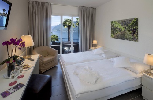 Ronco sopra Ascona Hotel | Experience Relaxation at Ronco with Pool & Family Dining