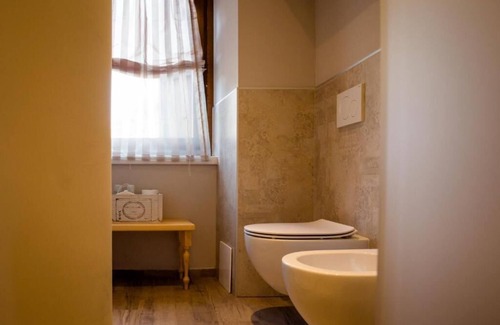 Roncola Bed & Breakfast | Cozy Roncola B&B L'Antica Corte with Breakfast Included
