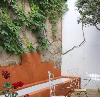 Old Town House | Discover RONDAPLACE: 4-Star Comfort with a 9.9 Rating