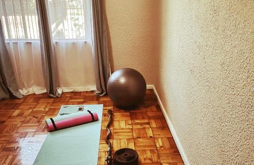 Mowbray Apartment | Budget-Friendly Stay at Rondebosch Mowbray with Kitchen