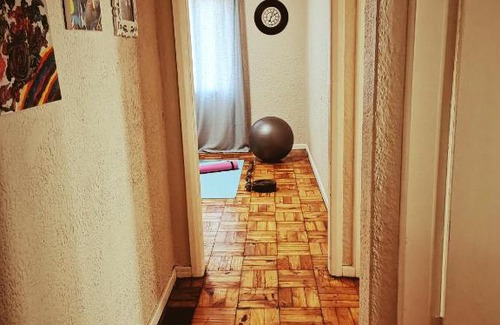 Mowbray Apartment | Budget-Friendly Stay at Rondebosch Mowbray with Kitchen