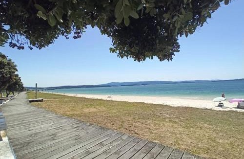 Isla de Arosa Apartment | Inviting Rondel Isla de Arousa: Family-Friendly Retreat