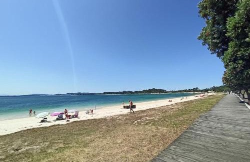 Isla de Arosa Apartment | Inviting Rondel Isla de Arousa: Family-Friendly Retreat