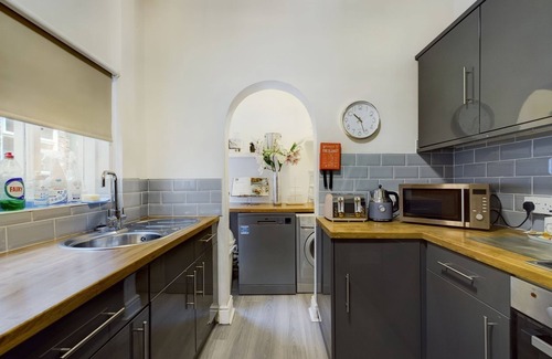 Chester House | Rondeva: Guest Rated 10/10 with Breakfast & Family-Friendly Care