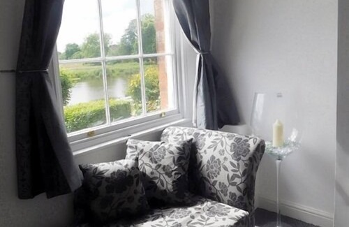 Chester House | Rondeva: Guest Rated 10/10 with Breakfast & Family-Friendly Care