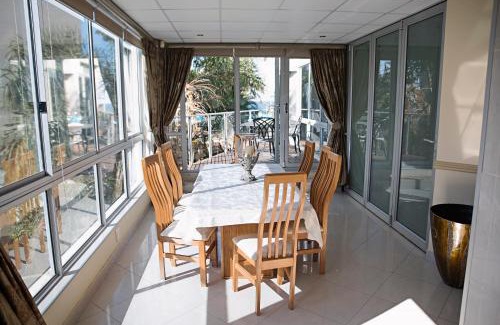 Margate Beach Apartment | Experience Oceanfront Bliss at RONDEVOUX 64 Hotel