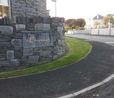 Fahan Apartment | Oceanfront Roneragh Apartments: Paul's Penthouse Getaway