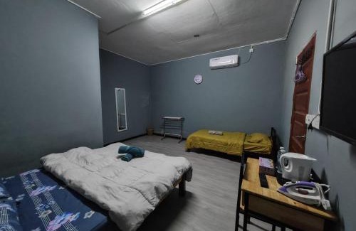 Kampung Nail House | Comfortable Stay at ROO STAy TOK WAN 1 for Families