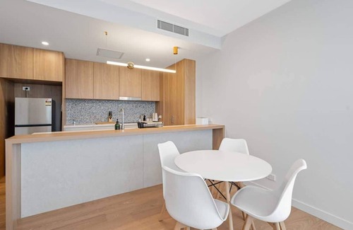Kangaroo Point Apartment | Elevate Your Stay at The Roocrest - Kangaroo Point Retreat