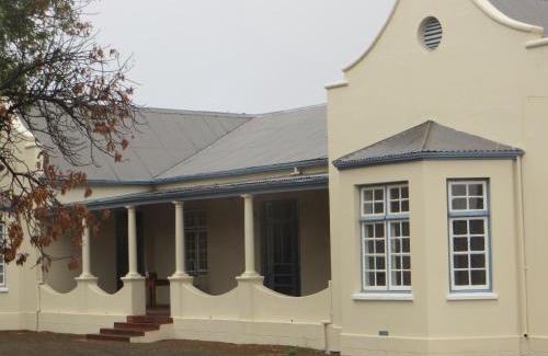 Graaff-Reinet House | Explore Roode Bloem Farm House: 4-Star Family Retreat