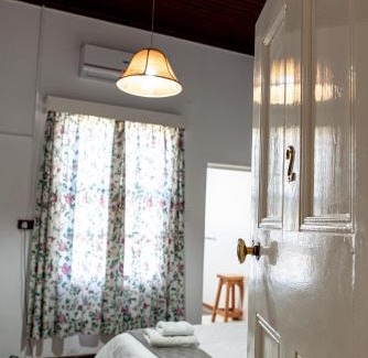 Graaff-Reinet House | Explore Roode Bloem Farm House: 4-Star Family Retreat