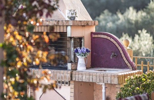 Gouvia Villa | Elegant Roof Garden Villa: Hilltop Views & Breakfast Included