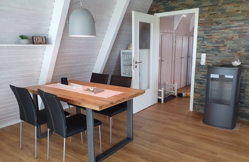 Carolinensiel House | Beachfront Retreat "Murmel 3" with WiFi & Ocean Views