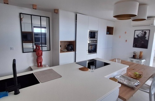 Le Trayas Apartment | Air-Conditioned Waterfront Apartment with Rooftop Terrace