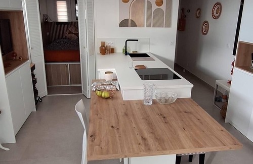 Le Trayas Apartment | Air-Conditioned Waterfront Apartment with Rooftop Terrace