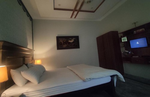 Dhirkot House | Sunrise Room at Roof Top Resort: Family-Friendly Retreat
